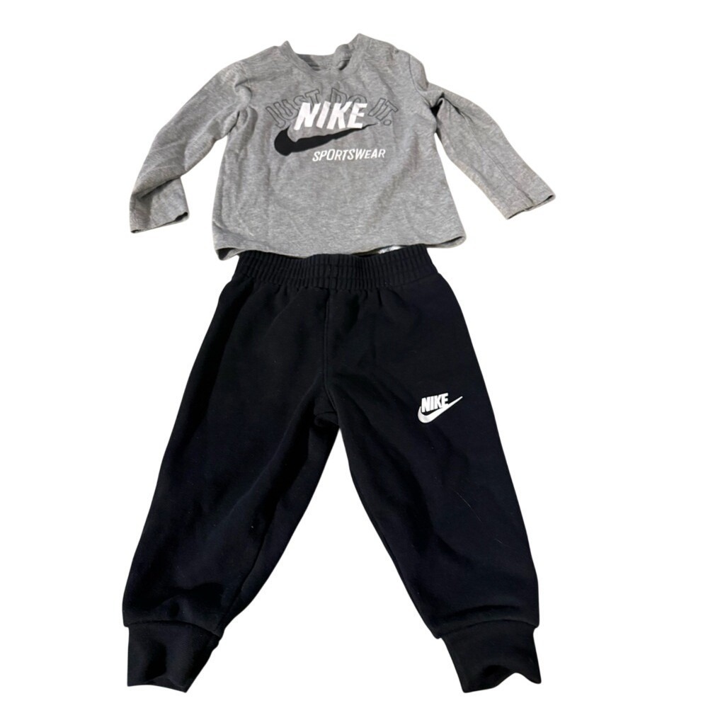Nike Kids‎ 2-Piece Set – Size 2T